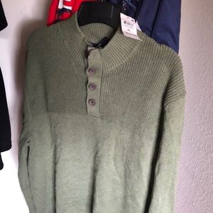 Men’s button mock light green sweater by Club Room